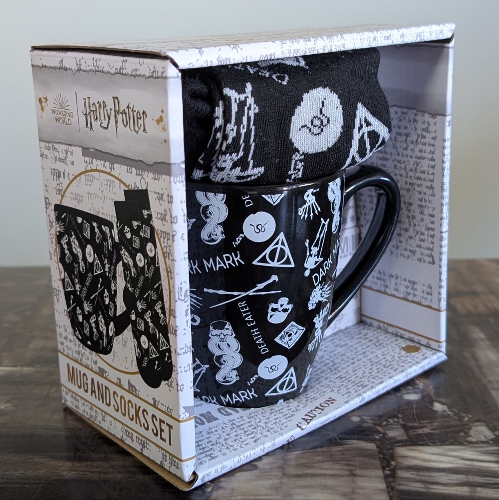 Warner Bros. Harry Potter THE DARK MARK Matching Voldemort Mug and Socks Set 💀 - Picture 2 of 7